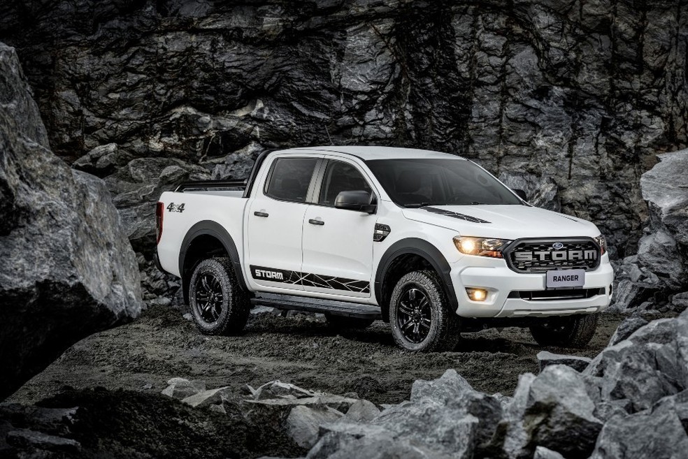 Adesivos no capô e portas complementam o visual off-road (Foto: Divulgação) — Foto: Auto Esporte