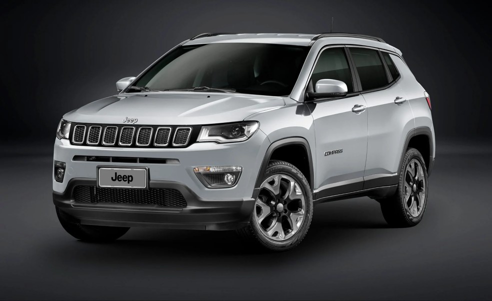 Jeep Compass com motor turbodiesel ainda encara trilhas com a valentia de um 4x4 — Foto: Divulgação