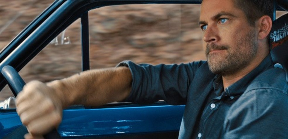 Paul Walker na direção de um Ford Escort MK1 da década de 70 (Foto: Divulgação) — Foto: Auto Esporte