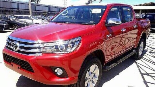 Nova Toyota Hilux aparece “de cara lavada” antes do seu lançamento oficial
