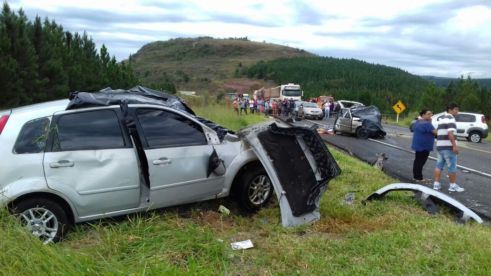 Acidente aconteceu na BR-153, na tarde de domingo (16)  — Foto: Divulgação/PRF