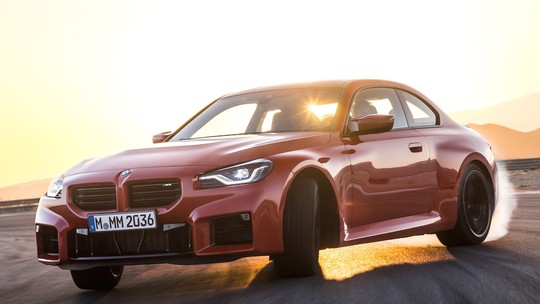 Novo BMW M2 tem 460 cv e câmbio manual opcional; estreia no Brasil está confirmada