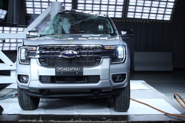 Ford Ranger em teste de colisão Latin Ncap em 2024