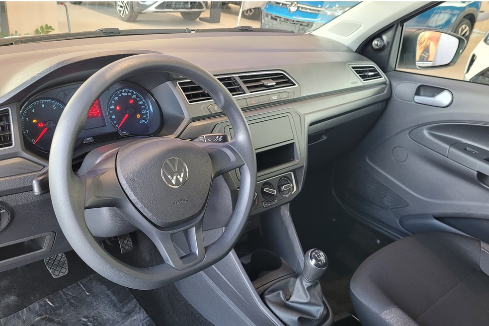 Painel da Saveiro Robust traz apenas o essencial. Até o rádio é opcional — Foto: Lucas Cardoso/Auto News Brasil