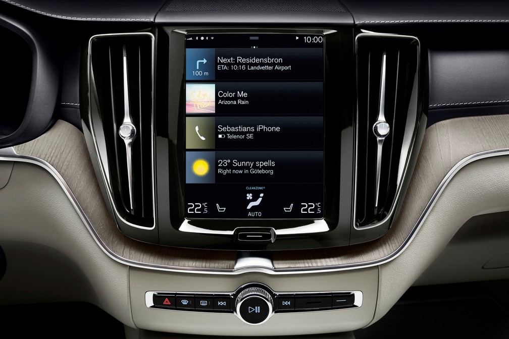 Central multimídia do Volvo XC60 ajuda a eliminar grande parte dos botões — Foto: Divulgação
