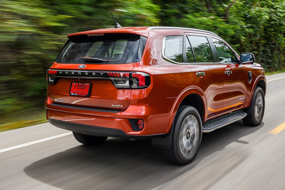 Ford Everest Titanium Tailândia, vista de traseira — Foto: Divulgação/Ford