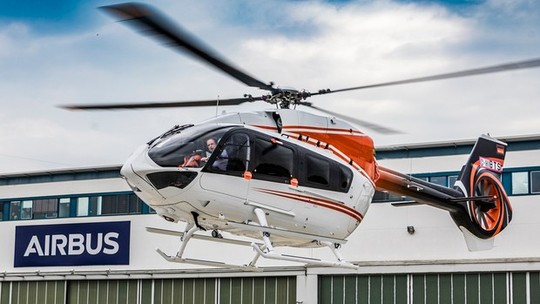 Como é voar em um helicóptero que pode ter interior da Mercedes-Benz
