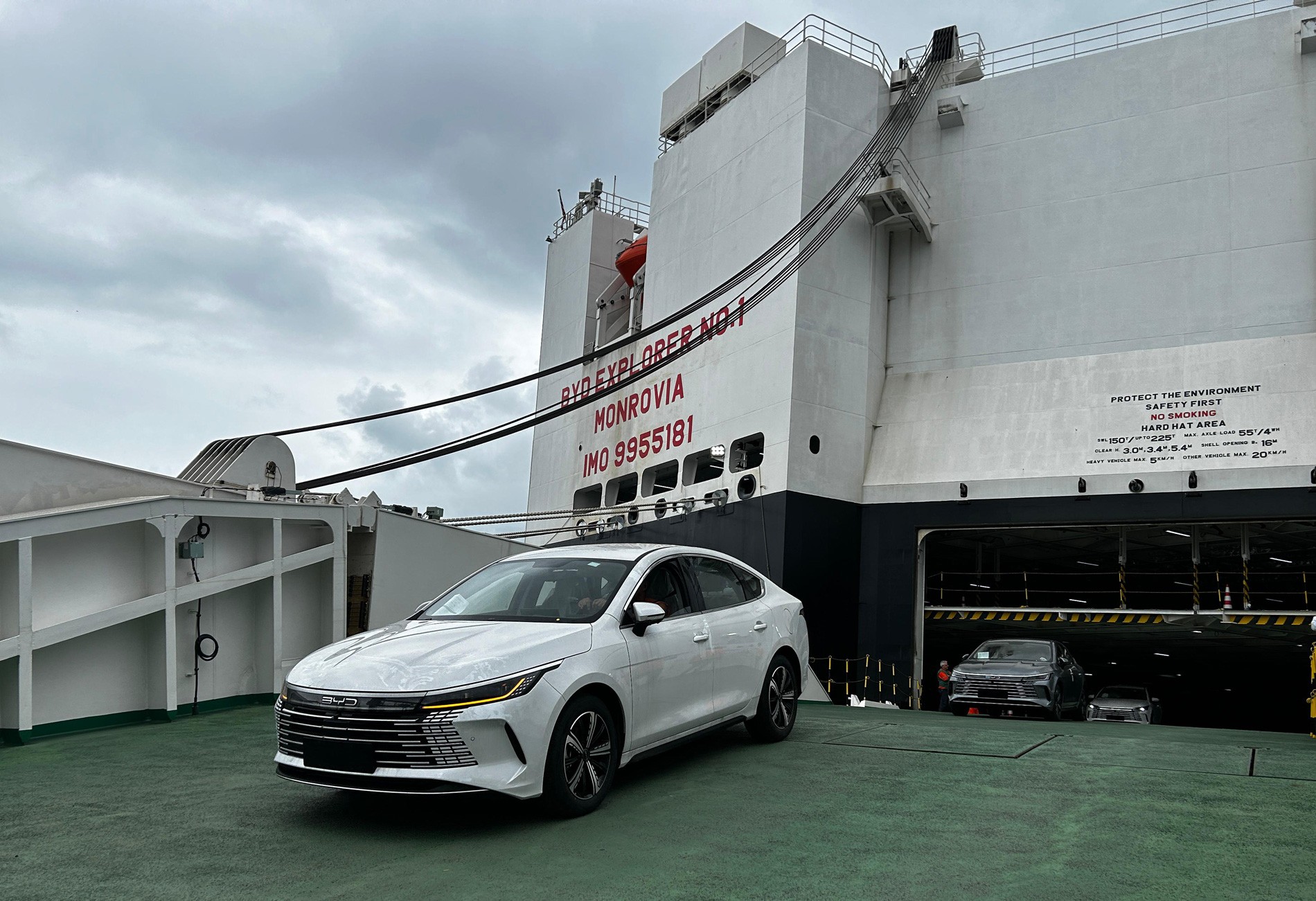 BYD quer trazer 100 mil carros até julho para fugir de alta do imposto