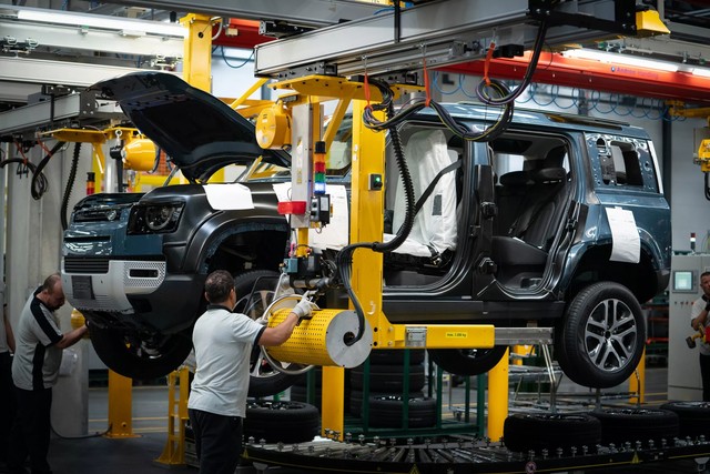 Novo Land Rover Defender será feito com a Stellantis e pode ter base Jeep