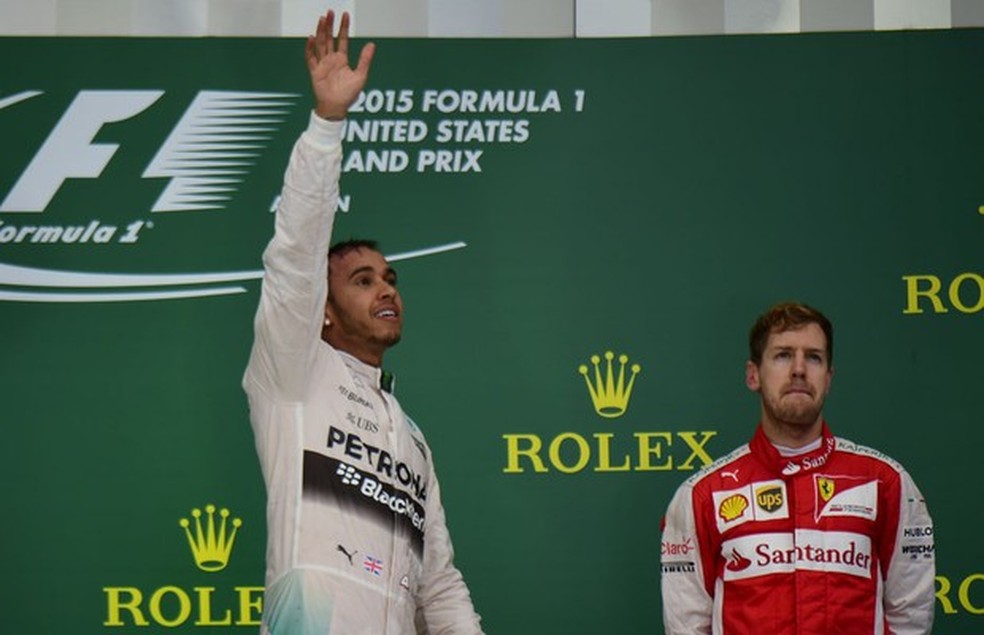 Encontro de tri e tetracampeões no pódio do GP dos EUA de 2015 (Foto: Divulgação) — Foto: Auto Esporte