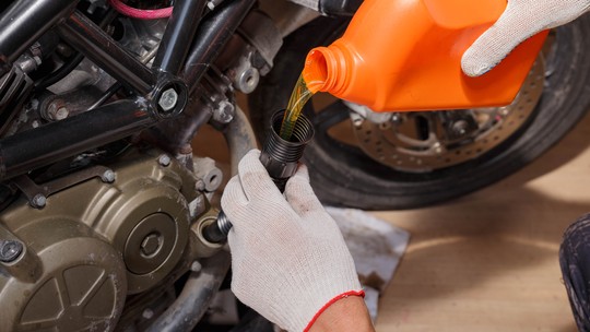 Como identificar se o óleo do motor foi adulterado?