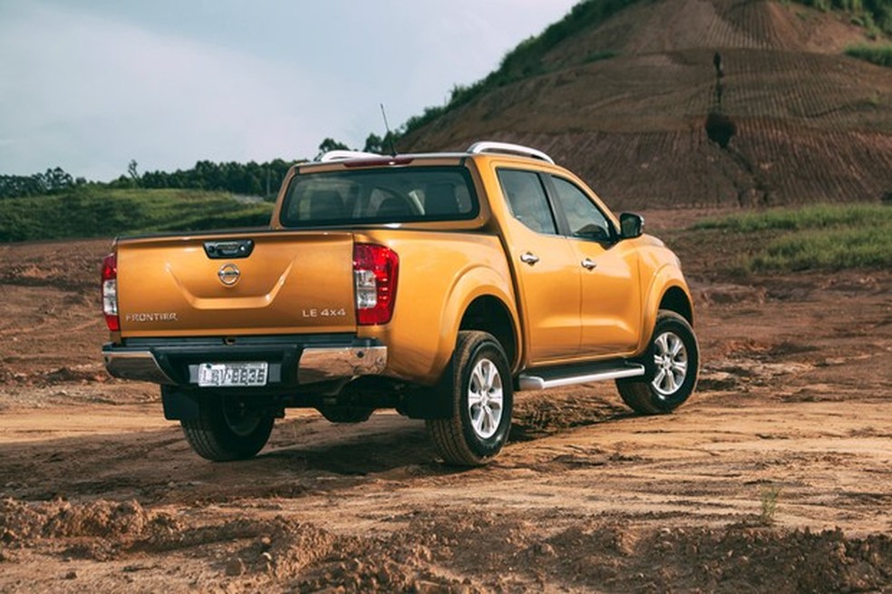Nova Frontier aposta nos mesmos vincos dos novos Nissan de passeio (Foto: Fabio Aro/Auto News Brasil) — Foto: Auto Esporte