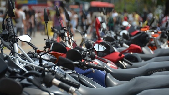 Motos não vão pagar pedágio nas novas concessões de rodovias Motos não vão pagar pedágio nas novas concessões de rodovias
