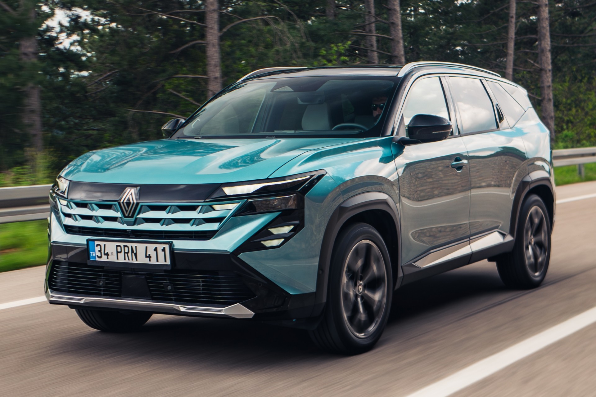 Renault Boreal estreia versão híbrida que faz 21 km/l e queríamos no Brasil