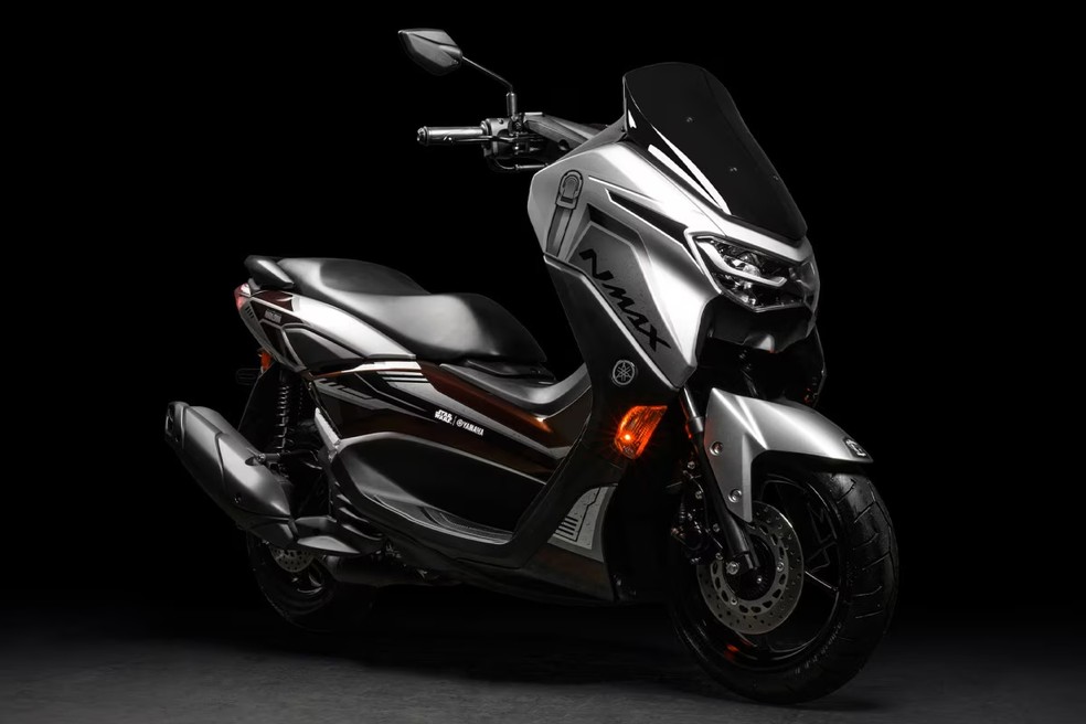 Yamaha NMax 160 Connected Mandalorian ABS é edição especial do scooter inspirada na série do Disney+ — Foto: Divulgação