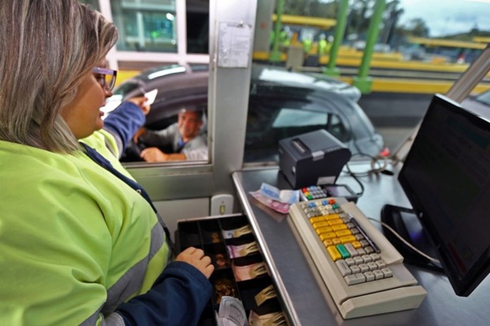 Arredação do dinheiro de pedágio é dúvida constante entre motoristas (Foto: Divulgação) — Foto: Auto Esporte