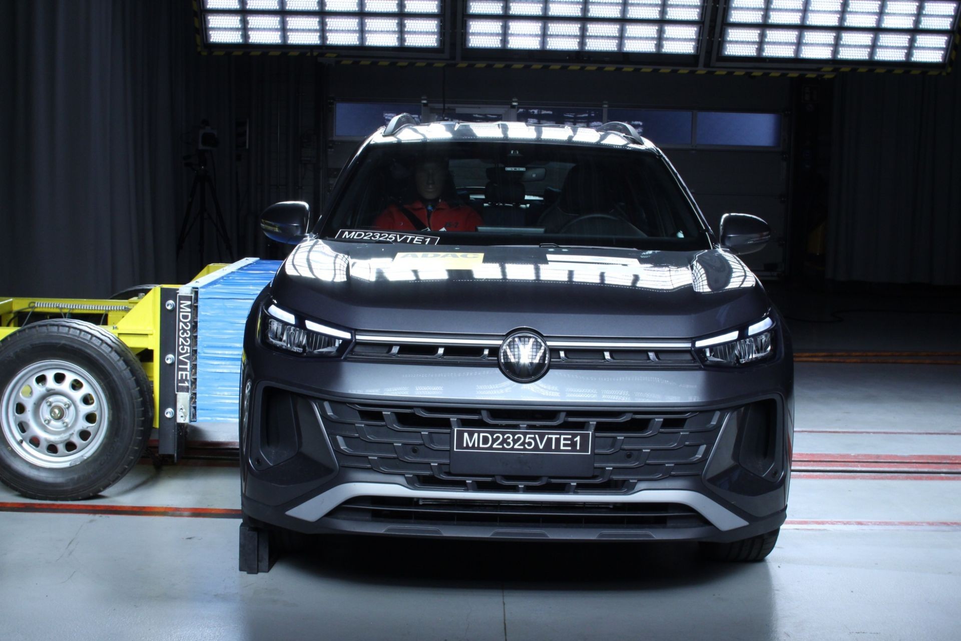 Novo Volkswagen Tera tira nota máxima em teste de segurança do Latin NCAP