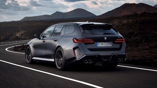 Nova BMW M5 Touring é perua híbrida de 727 cv que desafia Audi RS6 Avant