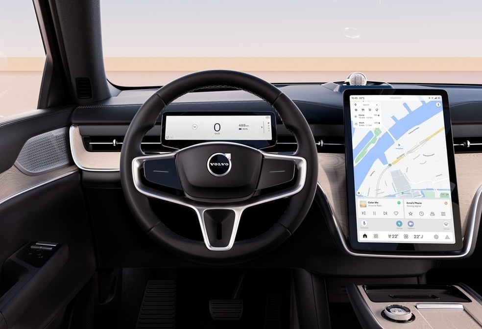 Interior do novo SUV da Volvo tem grande tablet como central multimídia e tela flutuante para o computador de bordo — Foto: Divulgação 