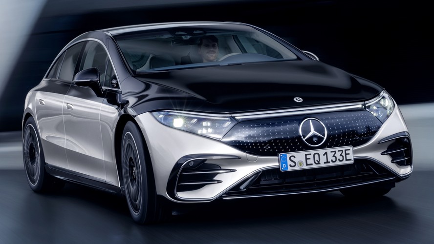 Mercedes EQS 2022 Dianteira Movimento