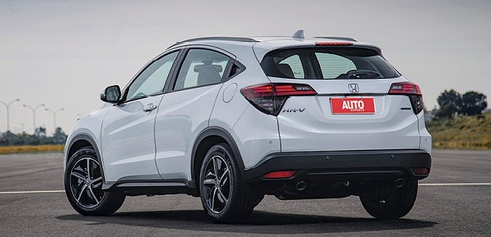 Honda HR-V Touring tem diferença por causa do sistema de escape (Foto: Fabio Aro) — Foto: Auto Esporte