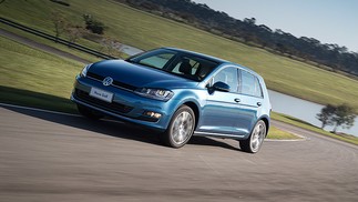 A versão Highline do Golf chega com motor 1.4 turbo de 140 cv e toeque de 25,5 kfmg acoplada ao câmbio manual de seis marchas