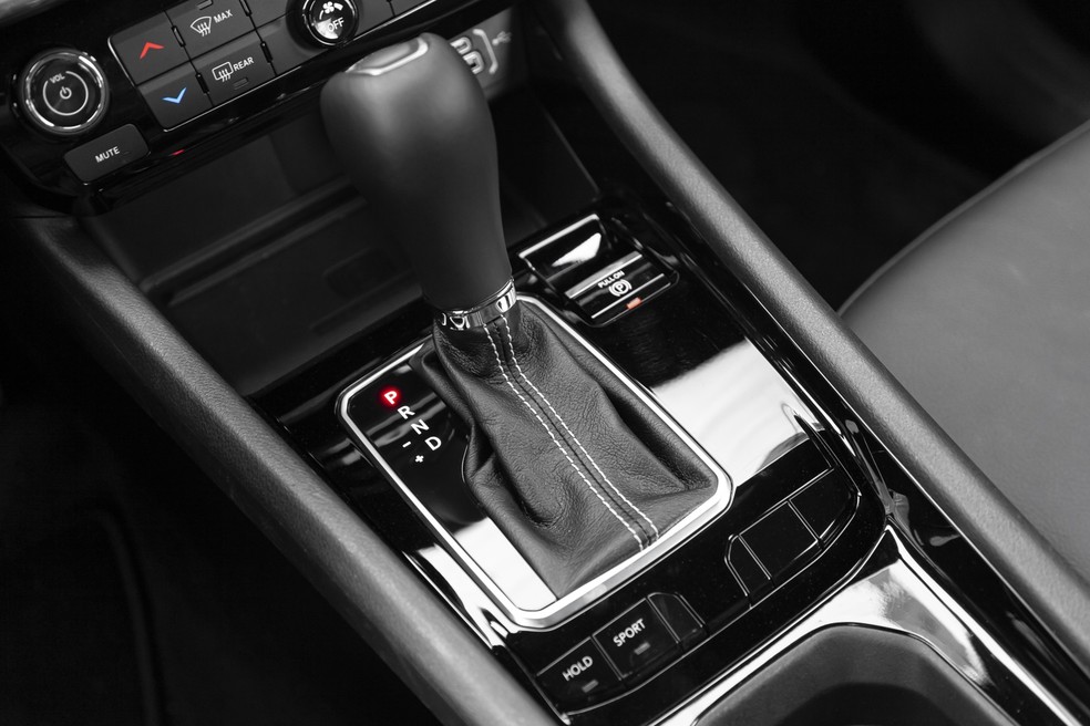 10 fotos revelam as novidades do interior do Jeep Compass 2022