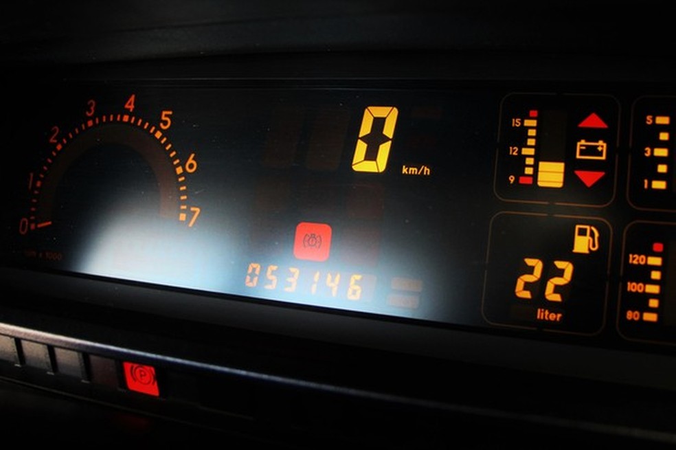 O quadro de instrumentos de LED está funcionando perfeitamente (Foto: André Jacquillat/Divulgação) — Foto: Auto Esporte