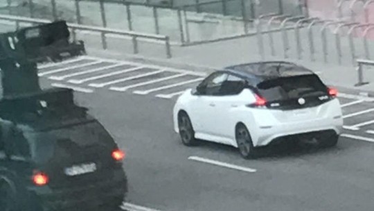 Novo Nissan Leaf é flagrado por site e aparece em teaser oficial