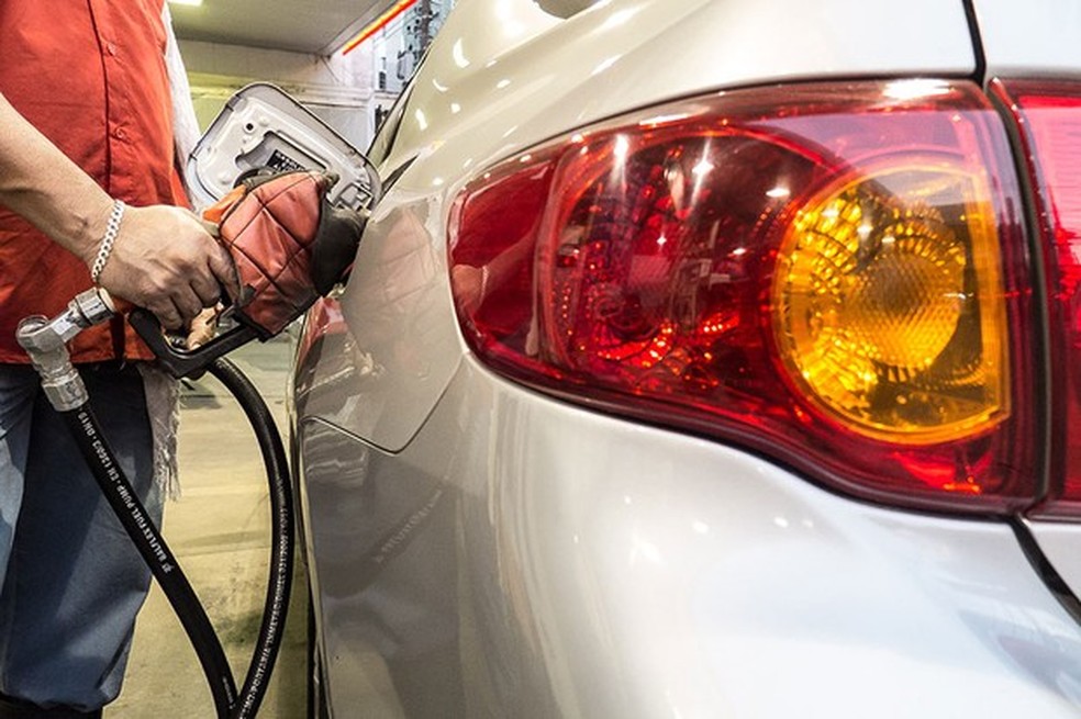 Carros com alto consumo de combustível: veja os 10 mais beberrões
