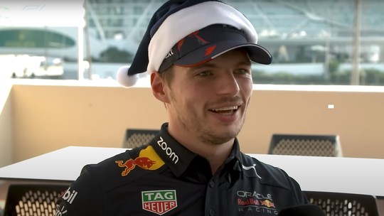 Pantufa usada, árvore e até um tamborim: sem Hamilton, F1 faz amigo secreto entre os pilotos Pantufa usada, árvore e até um tamborim: sem Hamilton, F1 faz amigo secreto entre os pilotos
