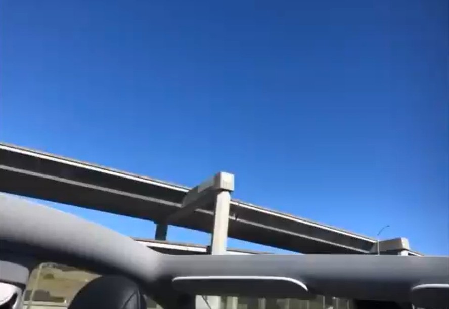 Tesla Model Y Sem Teto Conversível