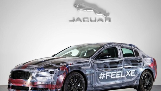 Novo Jaguar XE terá central wi-fi e primeiro head up display a laser do mercado