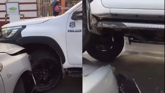 Vídeo: motorista passa com Toyota Hilux por cima de Corolla após acidente