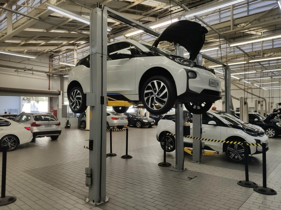 Manutenção de carro elétrico é mais simples, mas tem suas peculiaridades — Foto: BMW i3. André Paixão/Auto News Brasil