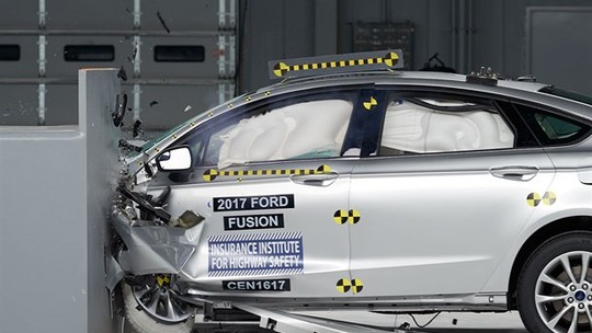Ford Fusion e Mercedes GLE entram para a lista de carros mais seguros dos EUA