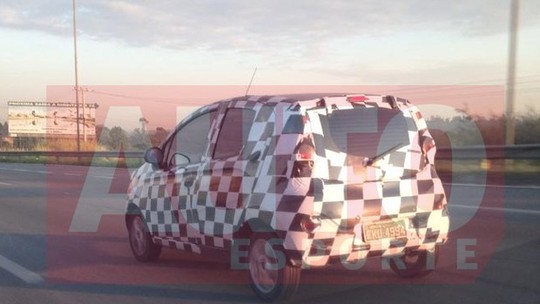 Novo Chery QQ roda camuflado em São Paulo