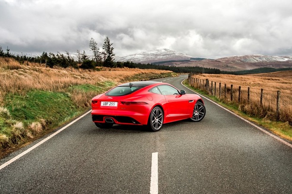 Jaguar F-TYPE 2.0 turbo (Foto: Divulgação) — Foto: Auto Esporte
