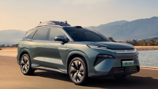 BYD Tan L é SUV com drone no teto que será vendido no Brasil; saiba quando