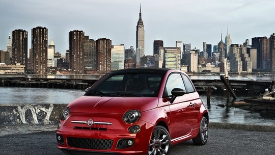Esquecido no Brasil, Fiat 500 ganha novos pacotes de visual nos EUA