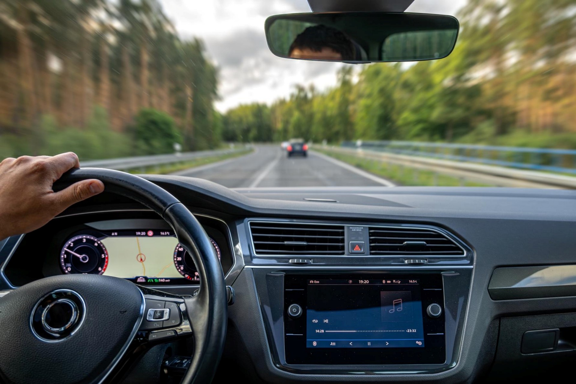 5 molduras de painel para melhorar o acabamento do interior do seu carro