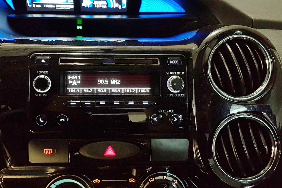 Multimídia é simples, porém conta com as principais funções para o dia a dia (Foto: Ulisses Cavalcante) — Foto: Auto Esporte