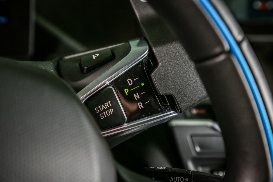 Detalhe de comandos do BMW i3