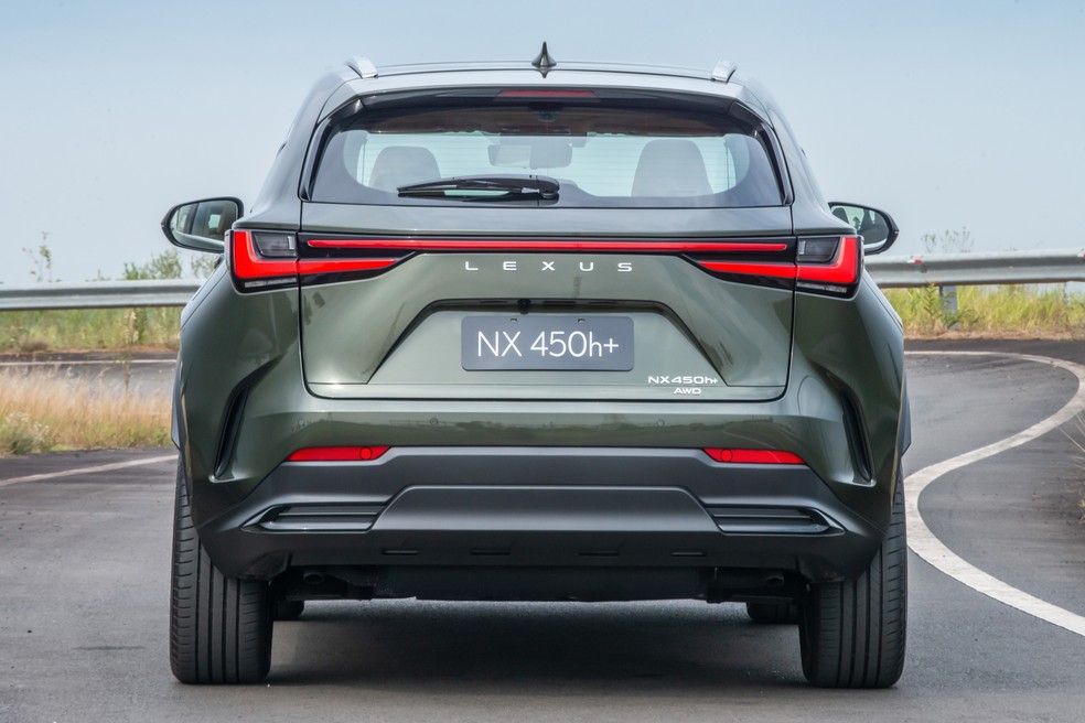 Lexus NX450h+ tem três modos de condução — Foto: Divulgação
