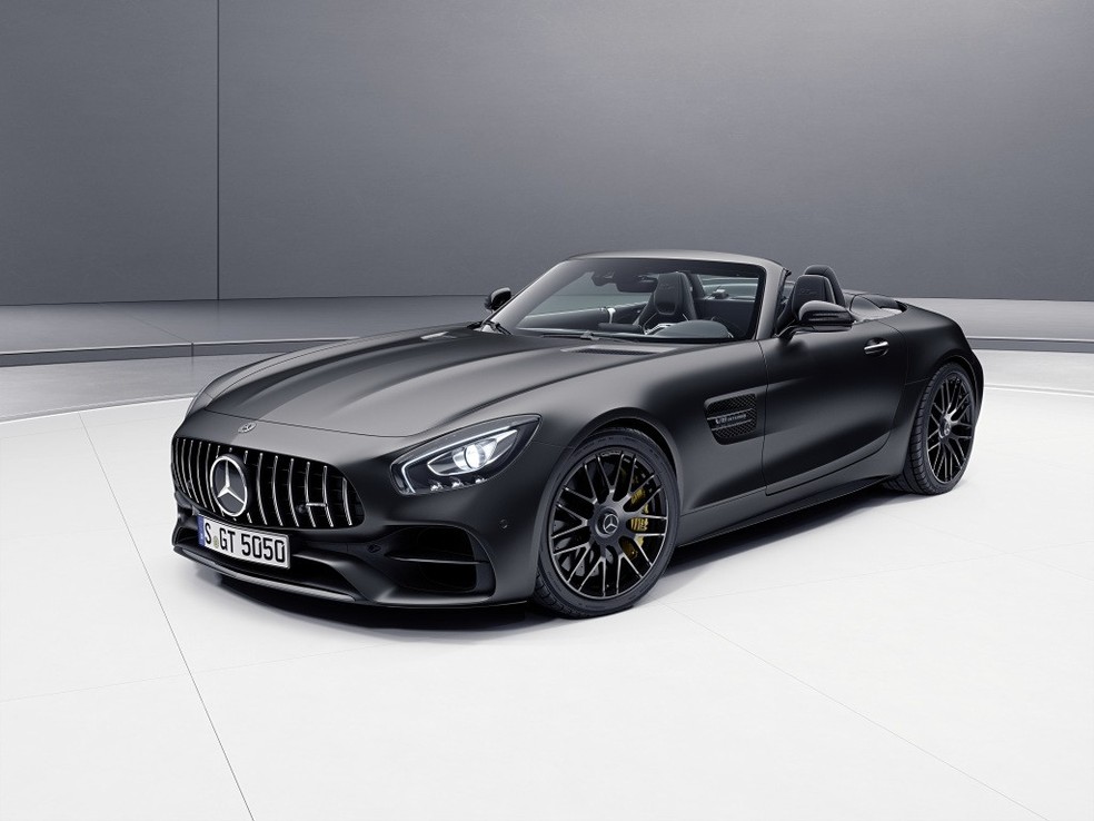 AMG GT C Roadster: desculpe, mas só cabe mais um convidado. (Foto: Divulgação) — Foto: Auto Esporte