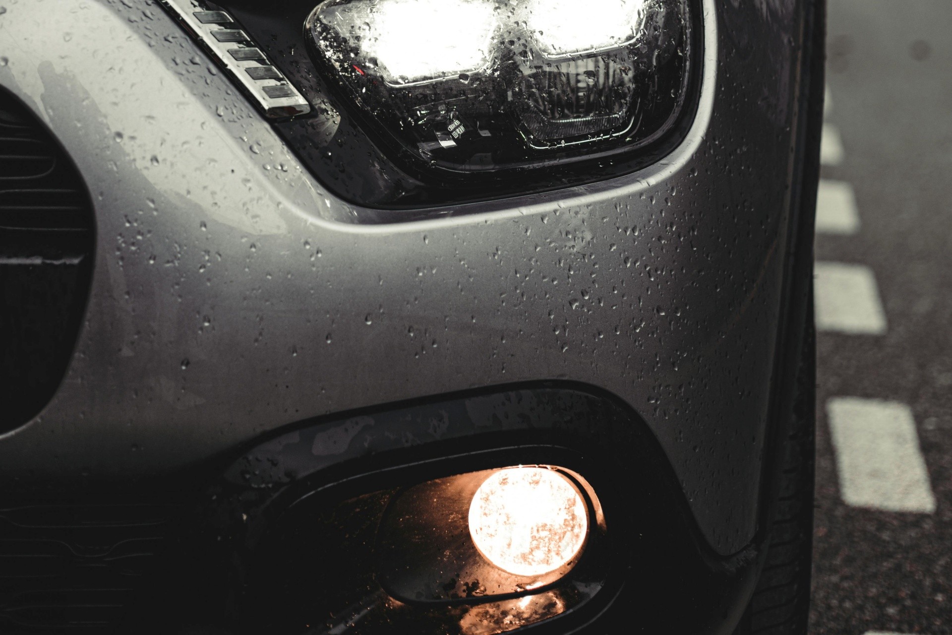 5 kits de farol de milha e neblina para melhorar a iluminação do carro