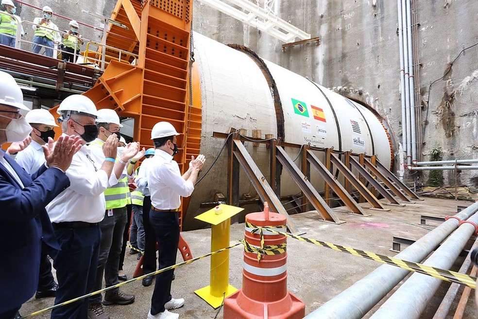 O governador de São Paulo, João Doria (direita), acompanhando as obras do Metrô — Foto: Reprodução/Governo do Estado de São Paulo