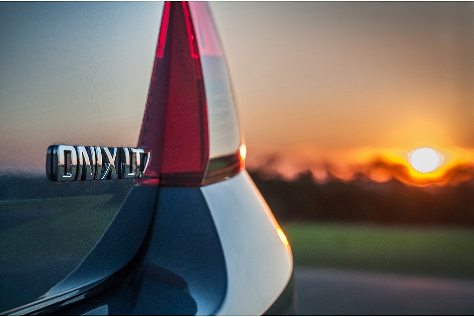 Chevrolet Onix LTZ automático (<a href="http://revistaautoesporte.autonewsbrasil.webbfinanceiro.com/Noticias/chevrolet/onix/noticia/2013/07/chevrolet-lanca-onix-e-prisma-com-cambio-automatico.html">saiba mais</a>)