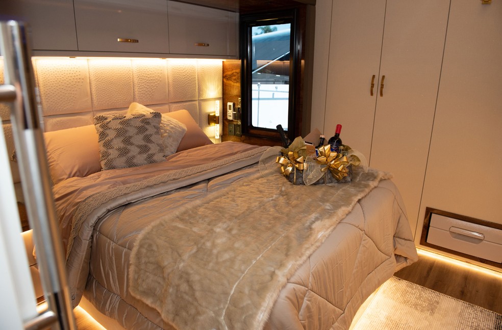 Quarto com cama de 1,95 m de comprimento também fica em slider — Foto: Divulgação/Mercedes-Benz
