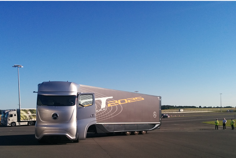 Future Truck 2025 no aeroporto de Schönefeld, em Berlim (Alemanha).